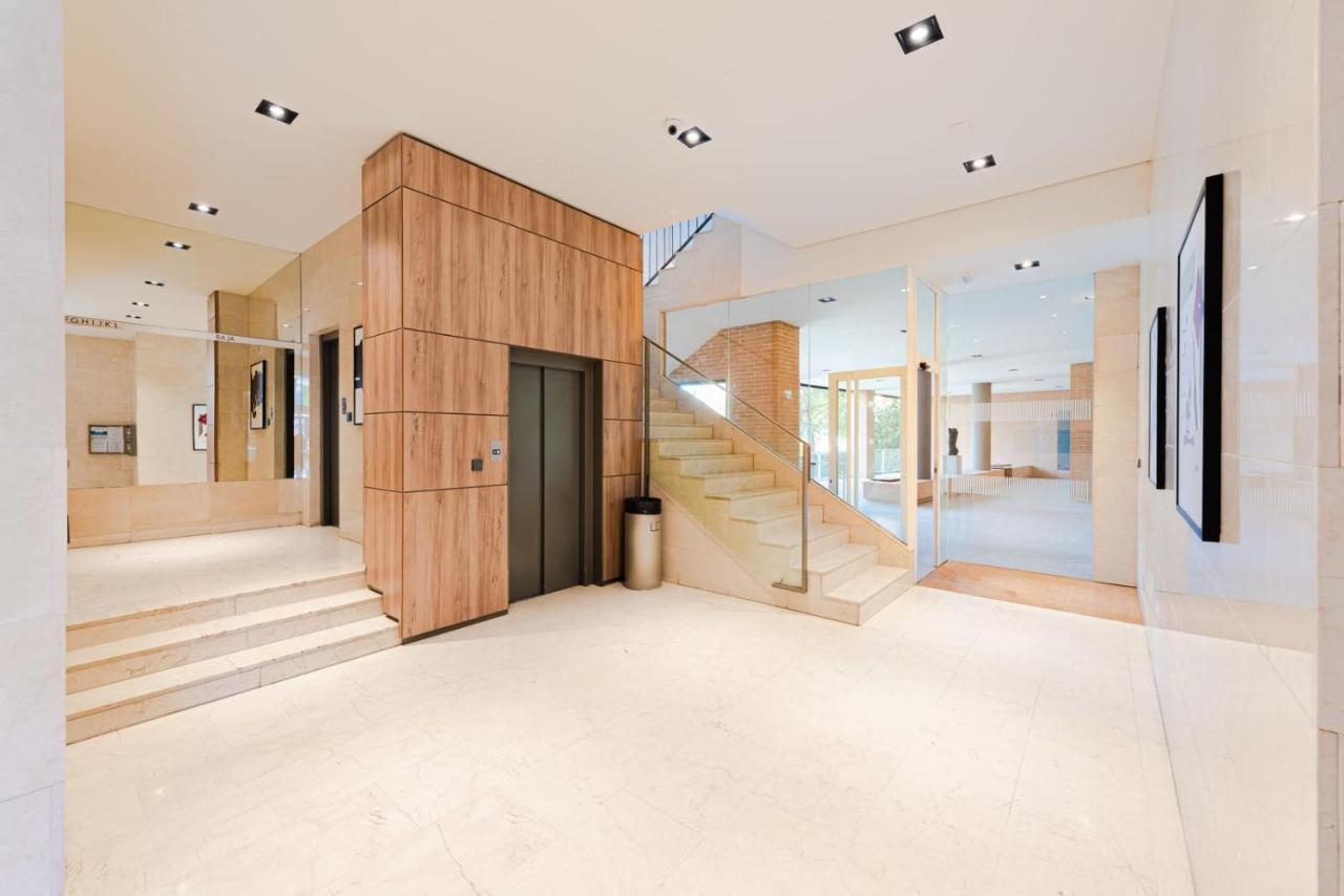 Robles Stylish & Modern Apartmenst In *